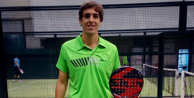 Luciano Capra ficha por Siux