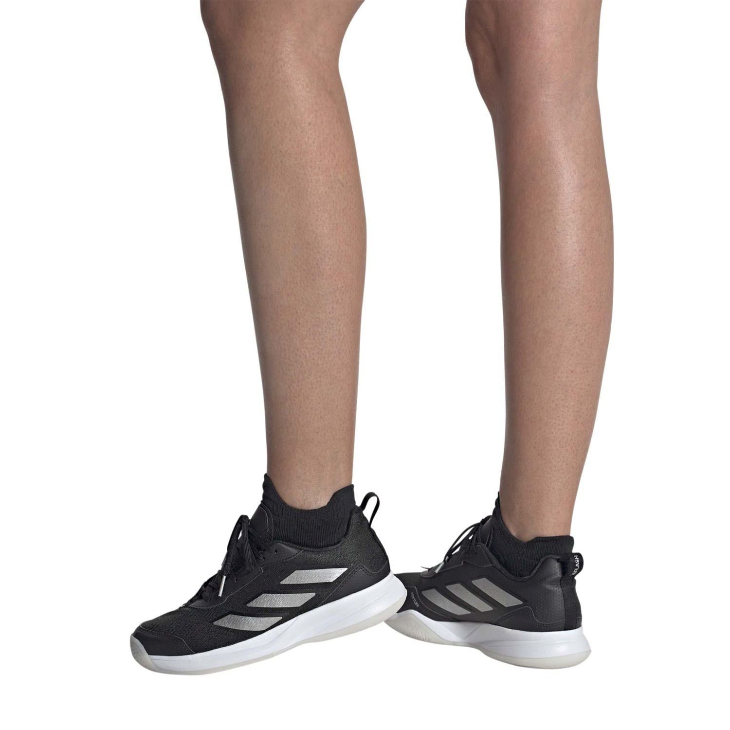 ADIDAS AVAFLASH CORE MUJER IG9543
