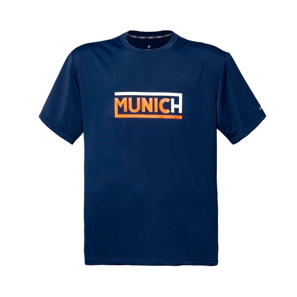 La Camiseta CLUB AM de Munich es una elección que destaca por su estilo y funcionalidad. 