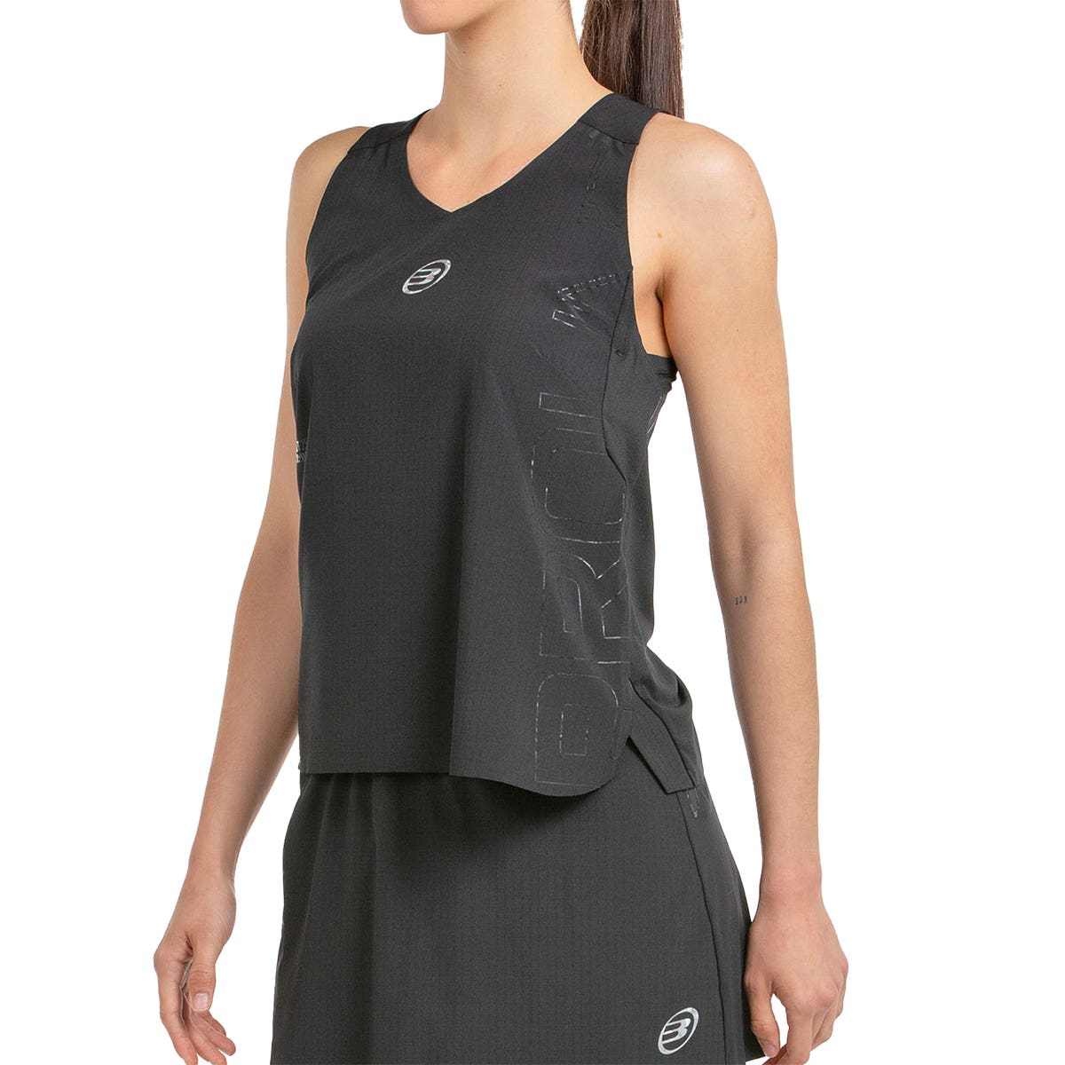 CAMISETA TIRANTES BULLPADEL MUJER LLEVA NEGRO