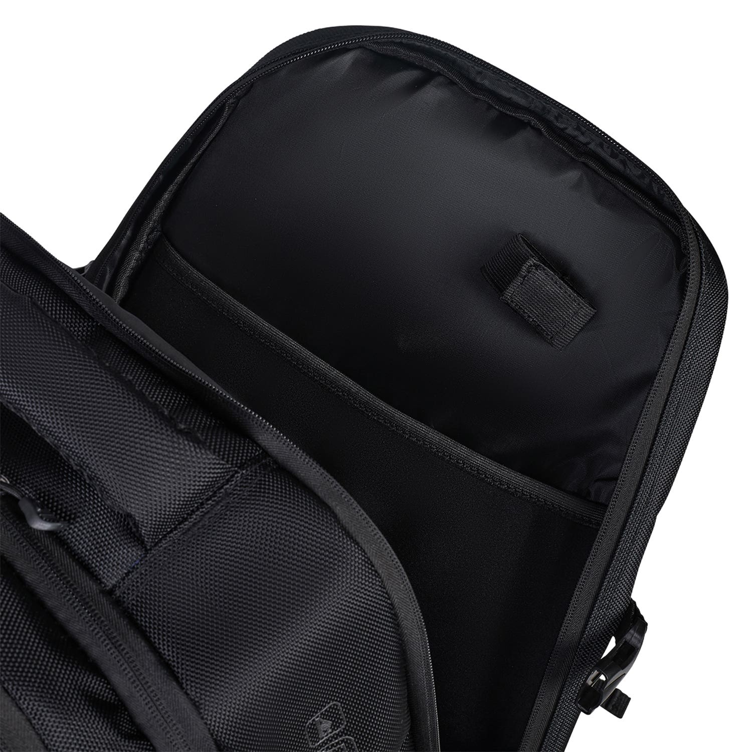 MOCHILA BULLPADEL TECH NEGRO BPM26003
