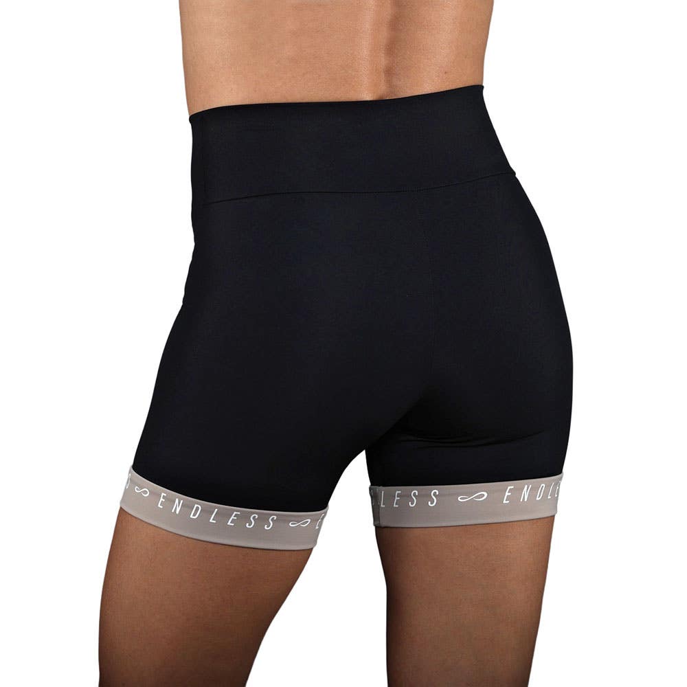 SHORT ENDLESS CHILL II MUJER GRIS/NEGRO