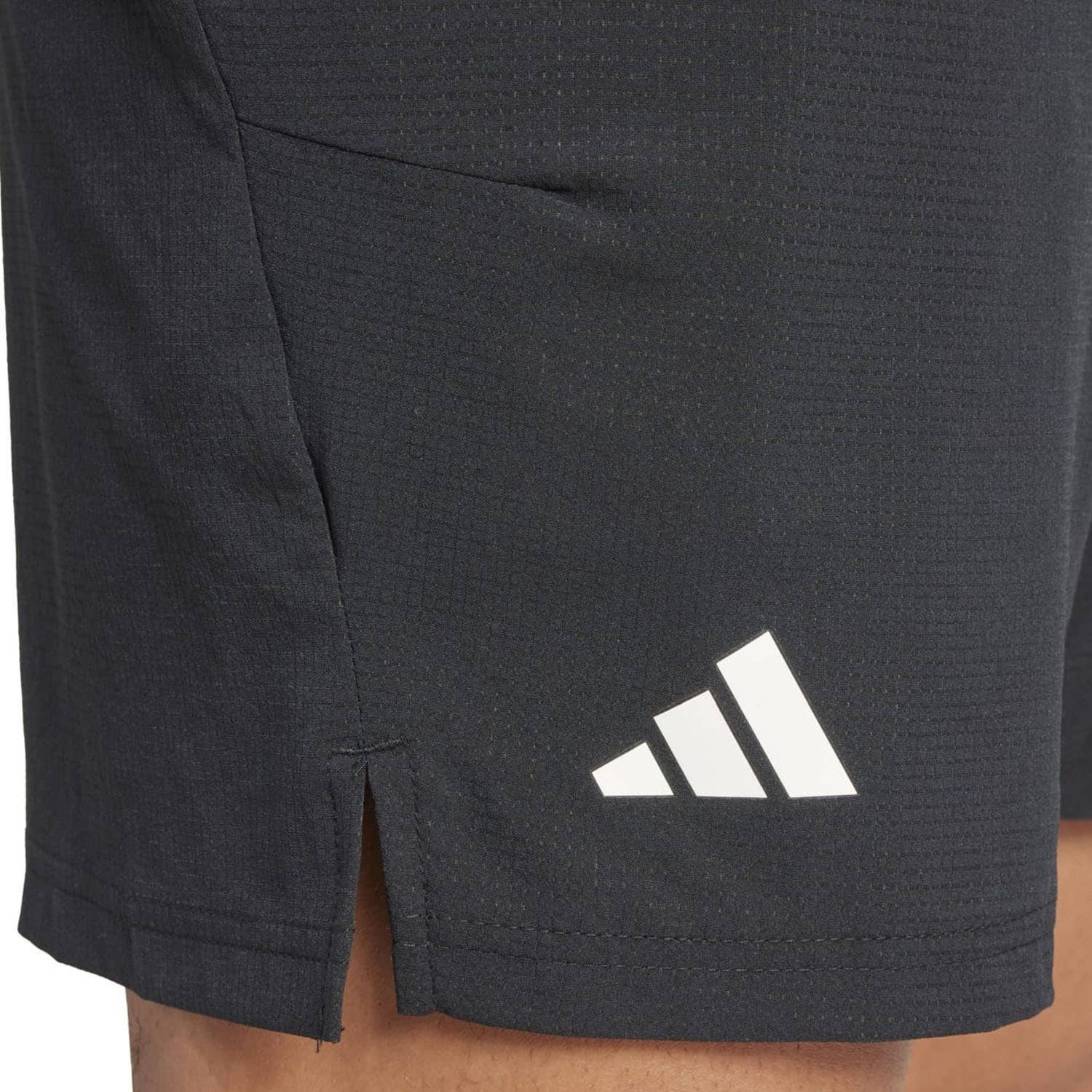 SHORT ADIDAS ERGO 7 INCH NEGRO