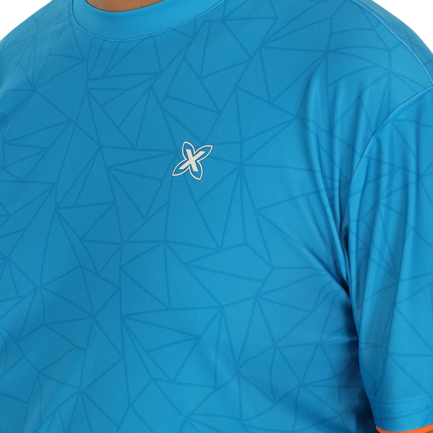 Descubre la Camiseta de Munich, una pieza que redefine el concepto de Premium. 
